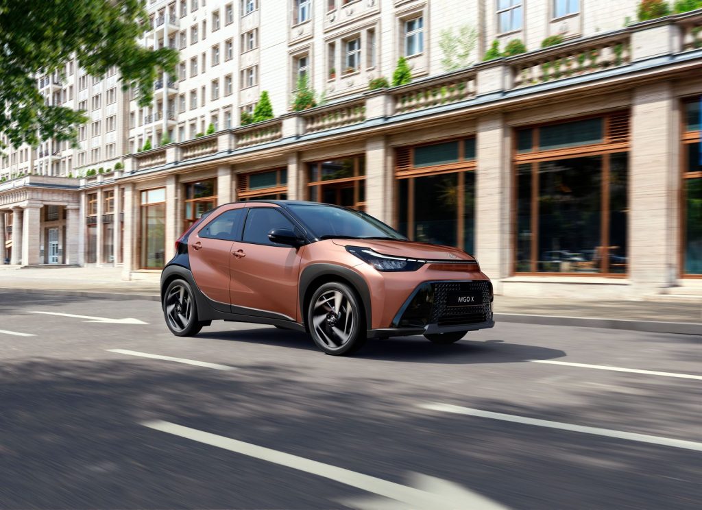 Toyota Aygo X Hybrid, vista dinamica