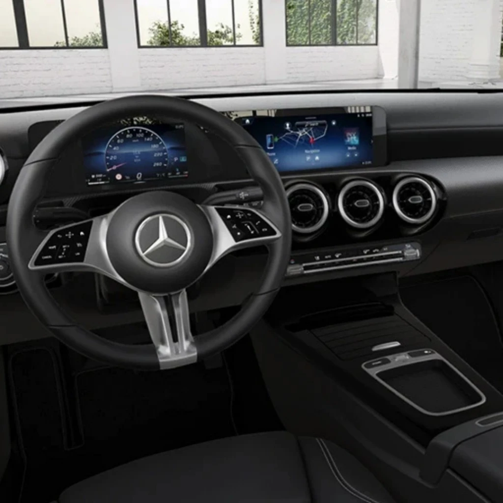 Mercedes CLA, interni, posto guida